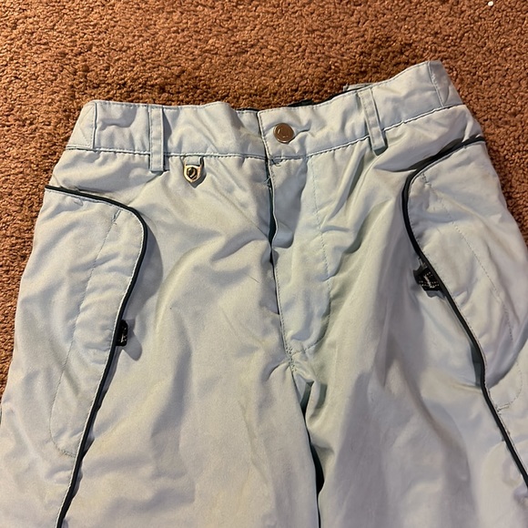 Kids ski / snowboard pants.
Adjustable waist - Picture 2 of 8